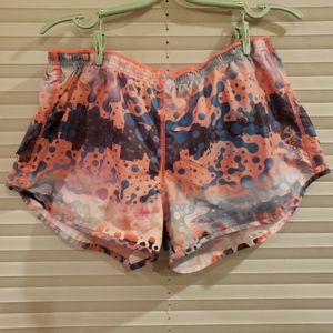 Reebok Womens colorful yoga/ running Shorts size Lg with cooling zones
